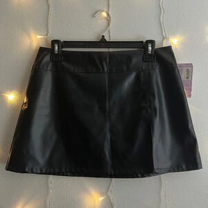 Vintage Nordstrom Faux Leather Mini Skirt 🖤​​​​​